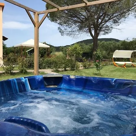 בית חווה Poggio Tondo Casa Agresti